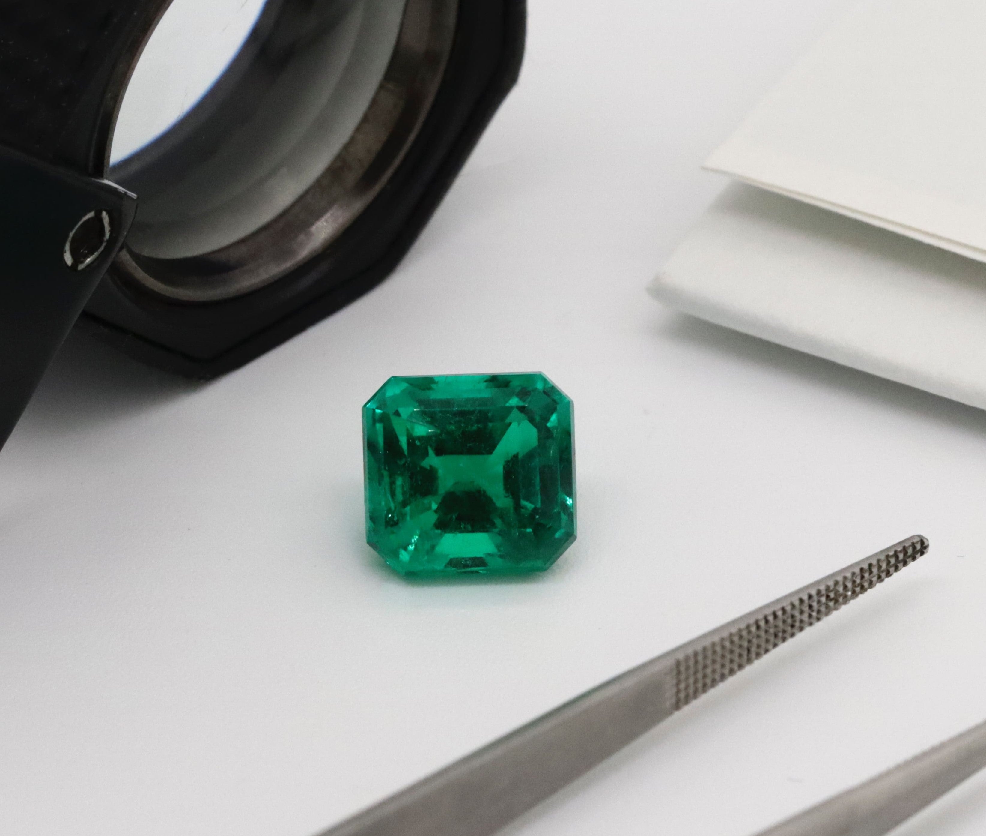A Brief Guide to Birthstones