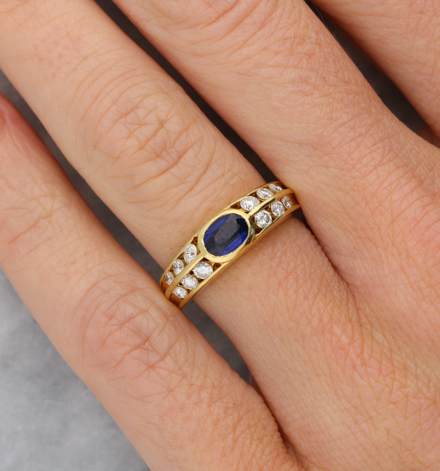 18ct Kutchinsky sapphire and diamond ring