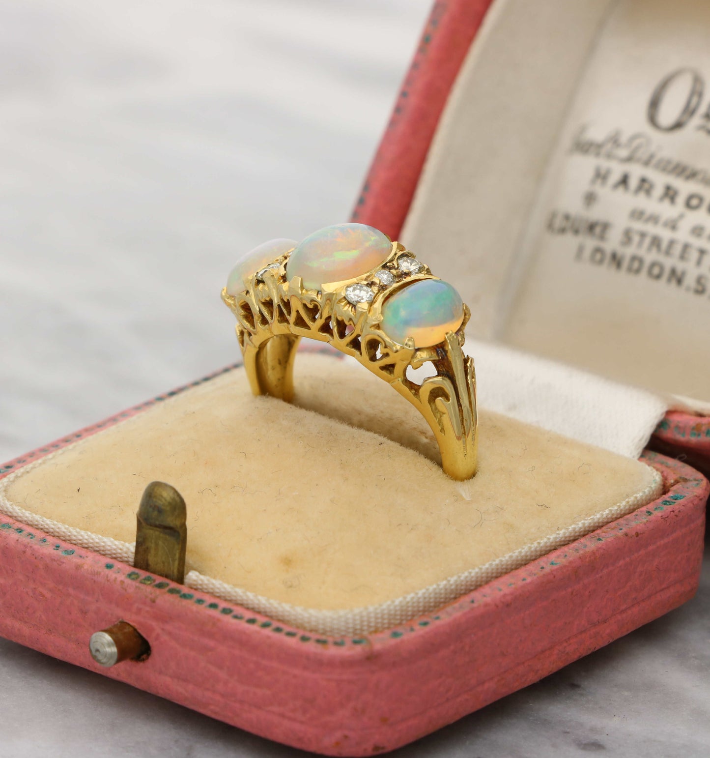 18ct opal and diamond ring