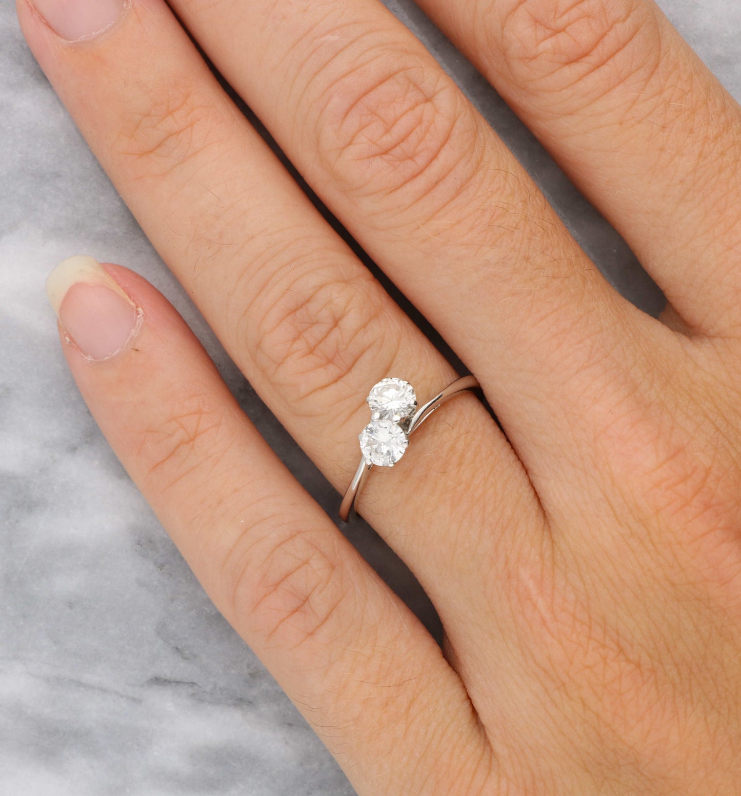 Diamond crossover ring