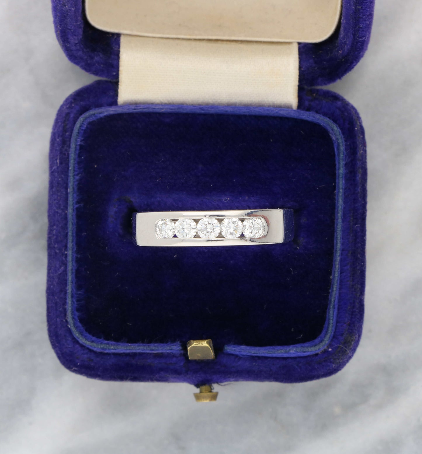18ct diamond 5 stone ring