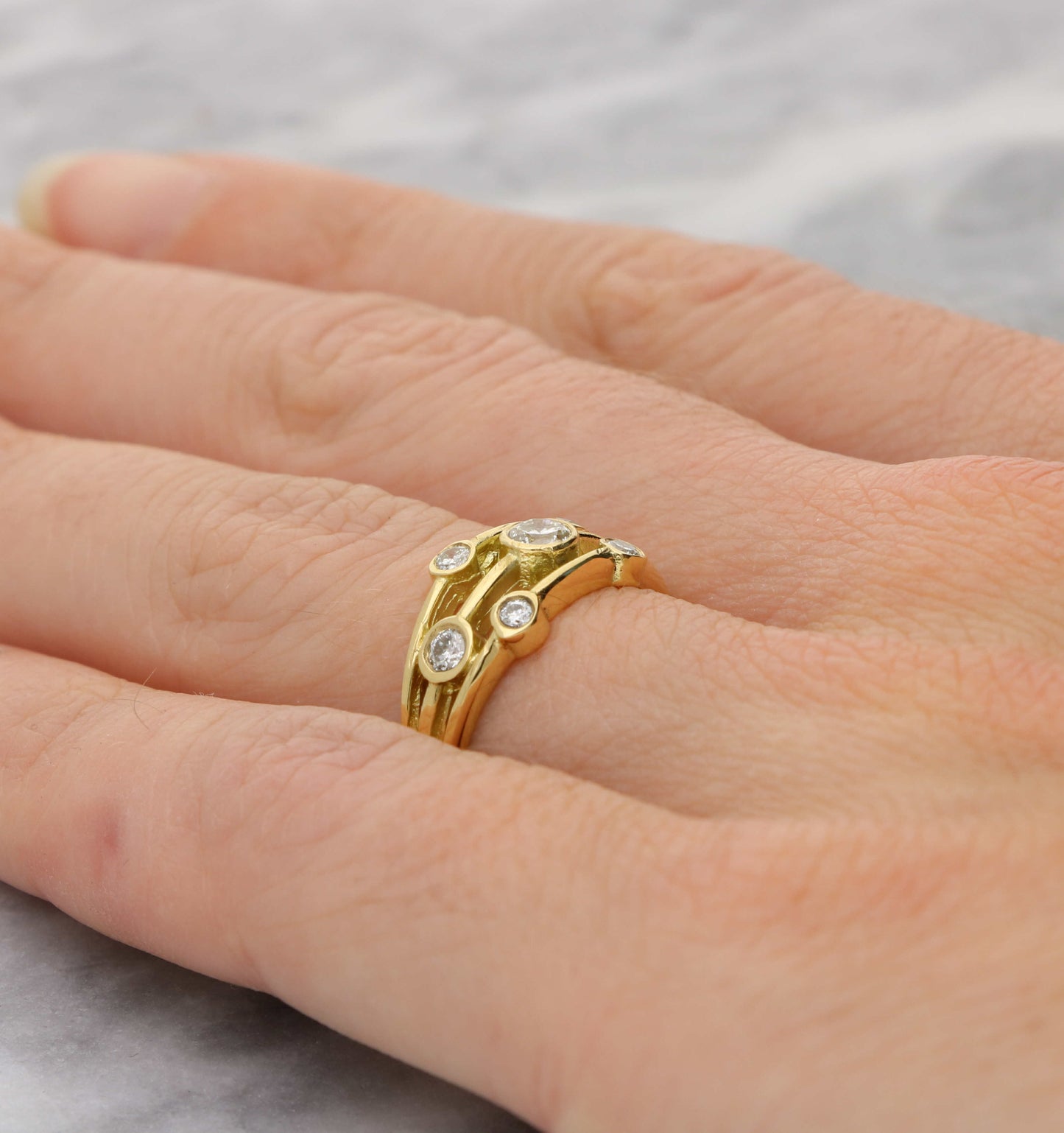 18ct diamond bubble ring