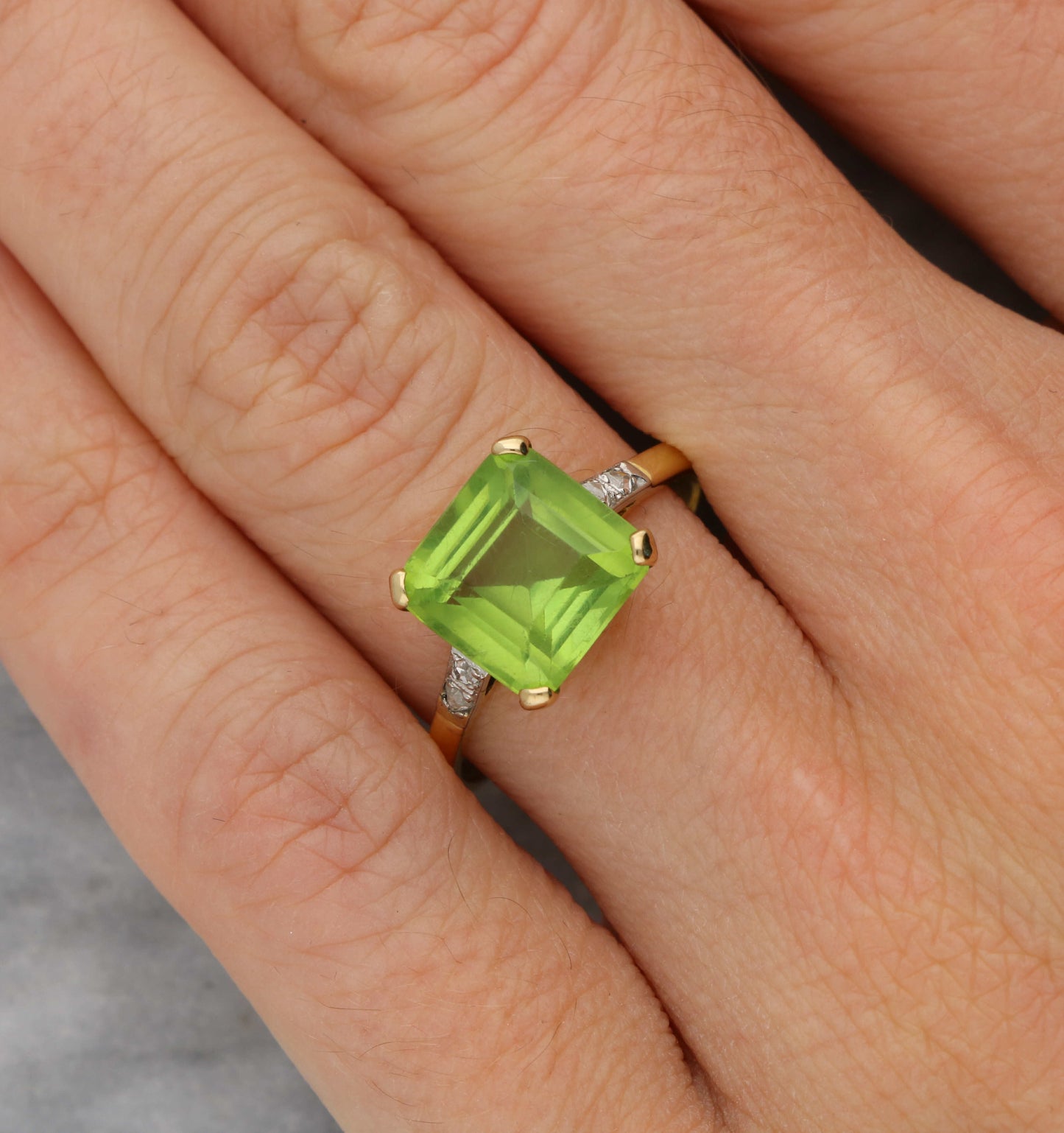 18ct peridot and rose-cut diamond ring