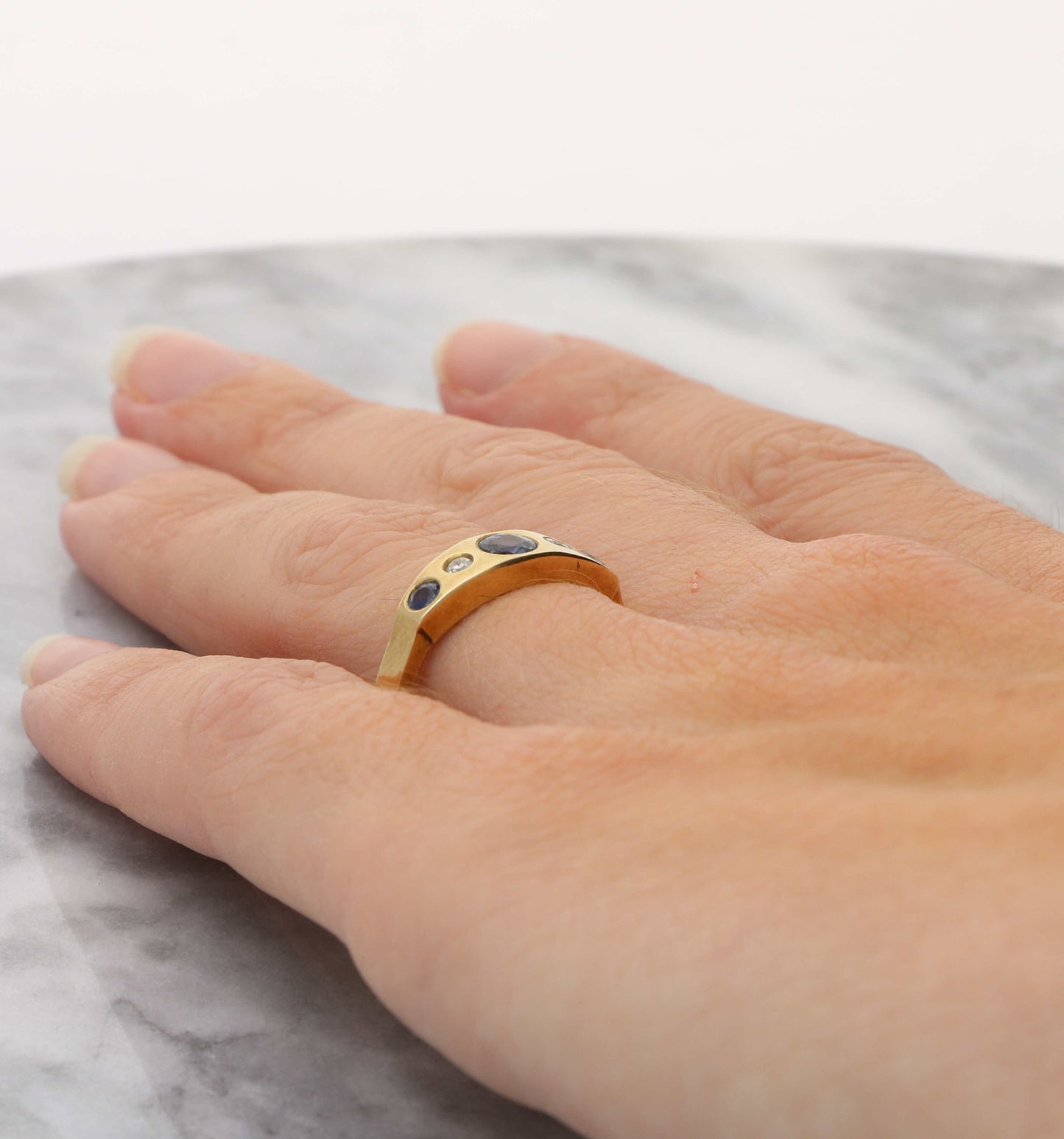 9ct sapphire and diamond ring
