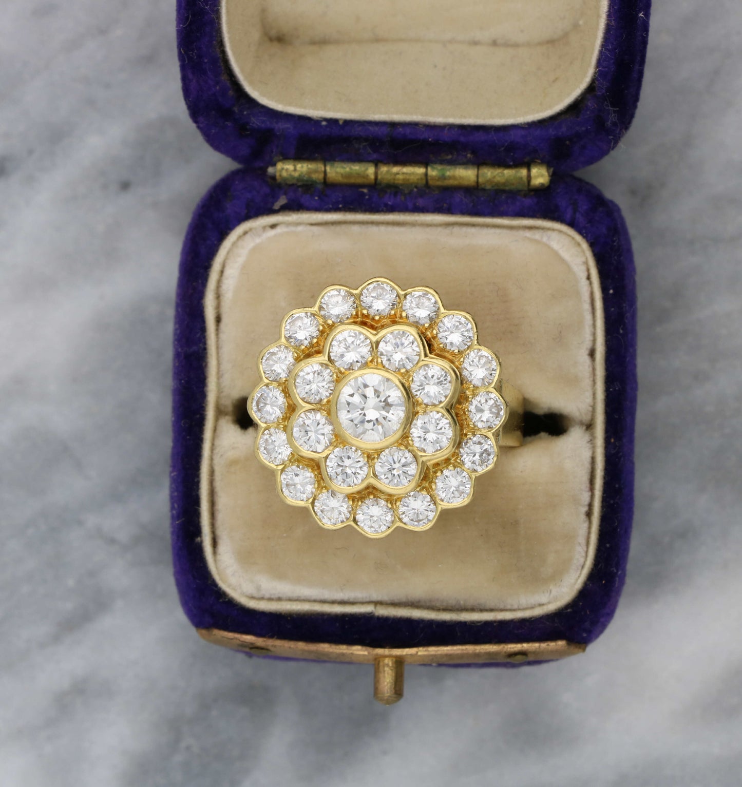 18ct diamond cluster ring