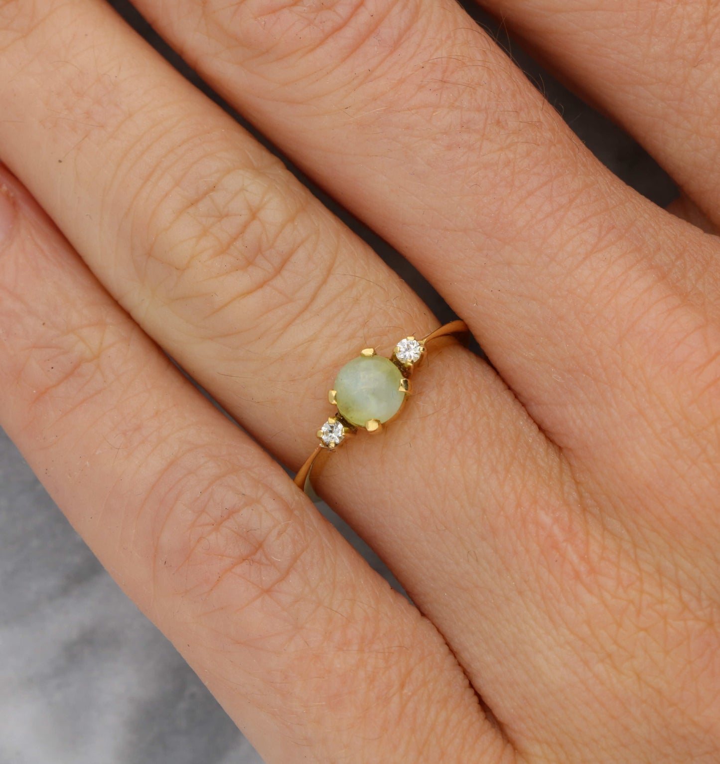 18ct chrysoberyl and diamond 3 stone ring