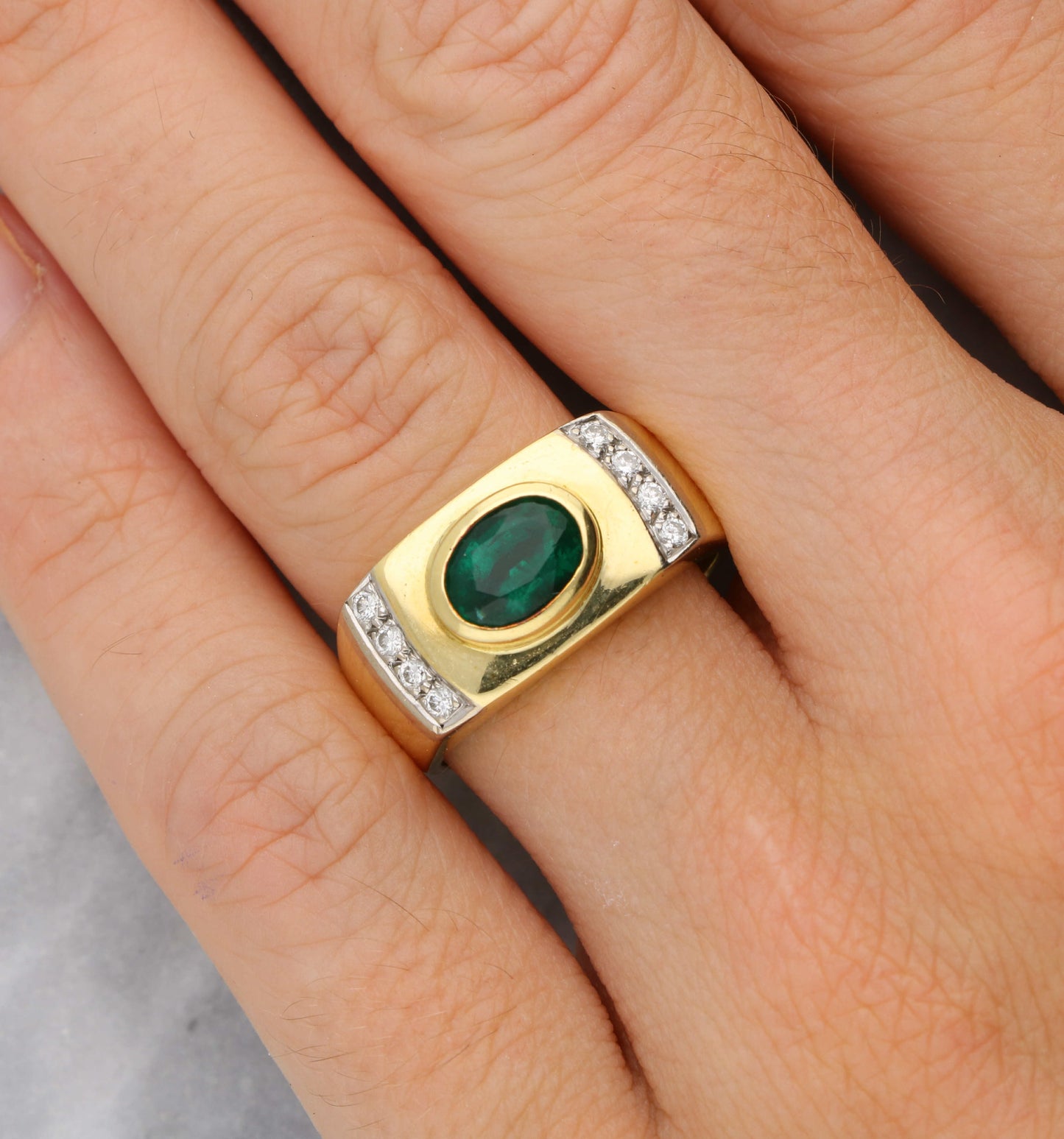 18ct emerald and diamond ring