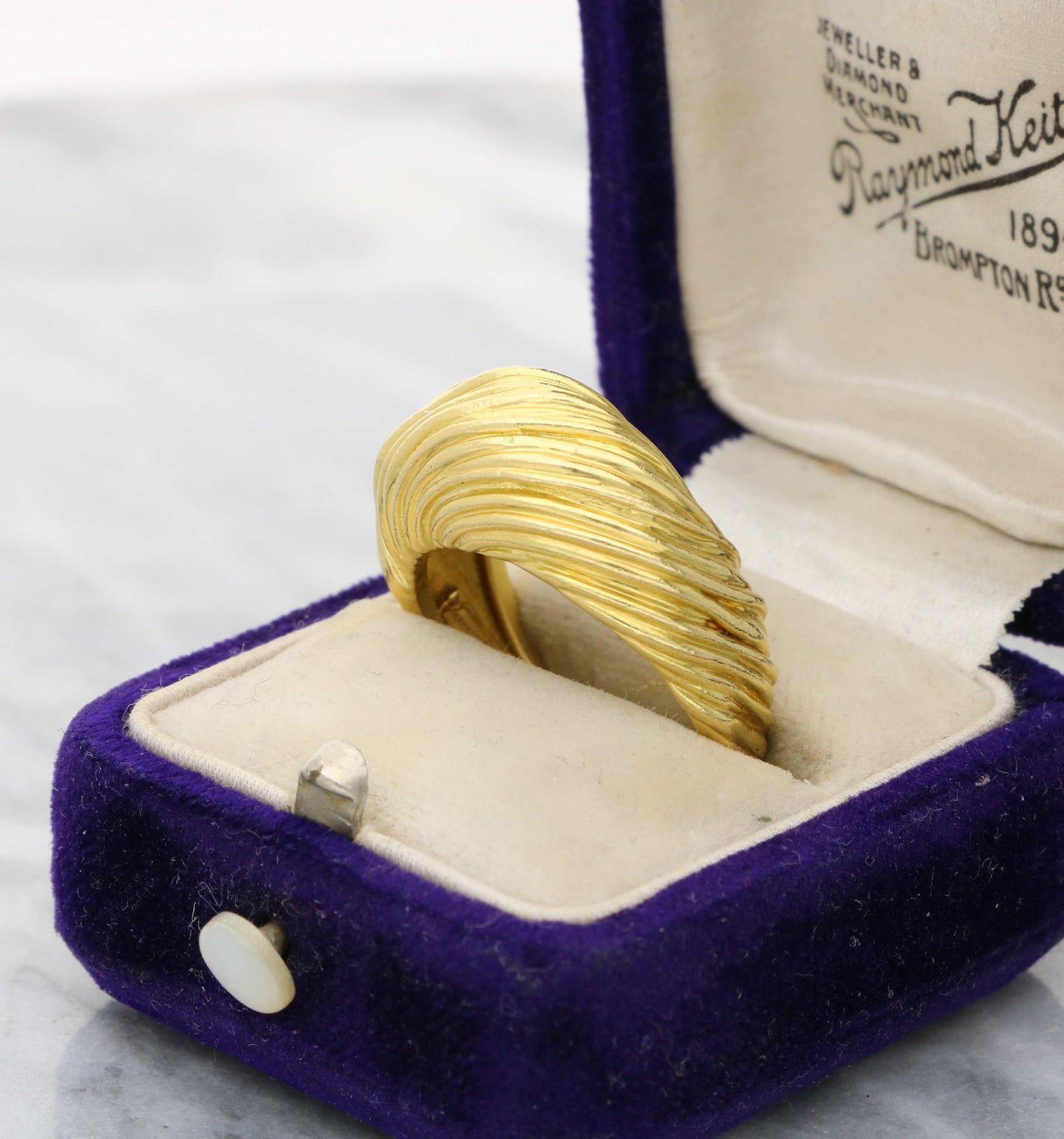 18ct Kutchinsky swirl ring