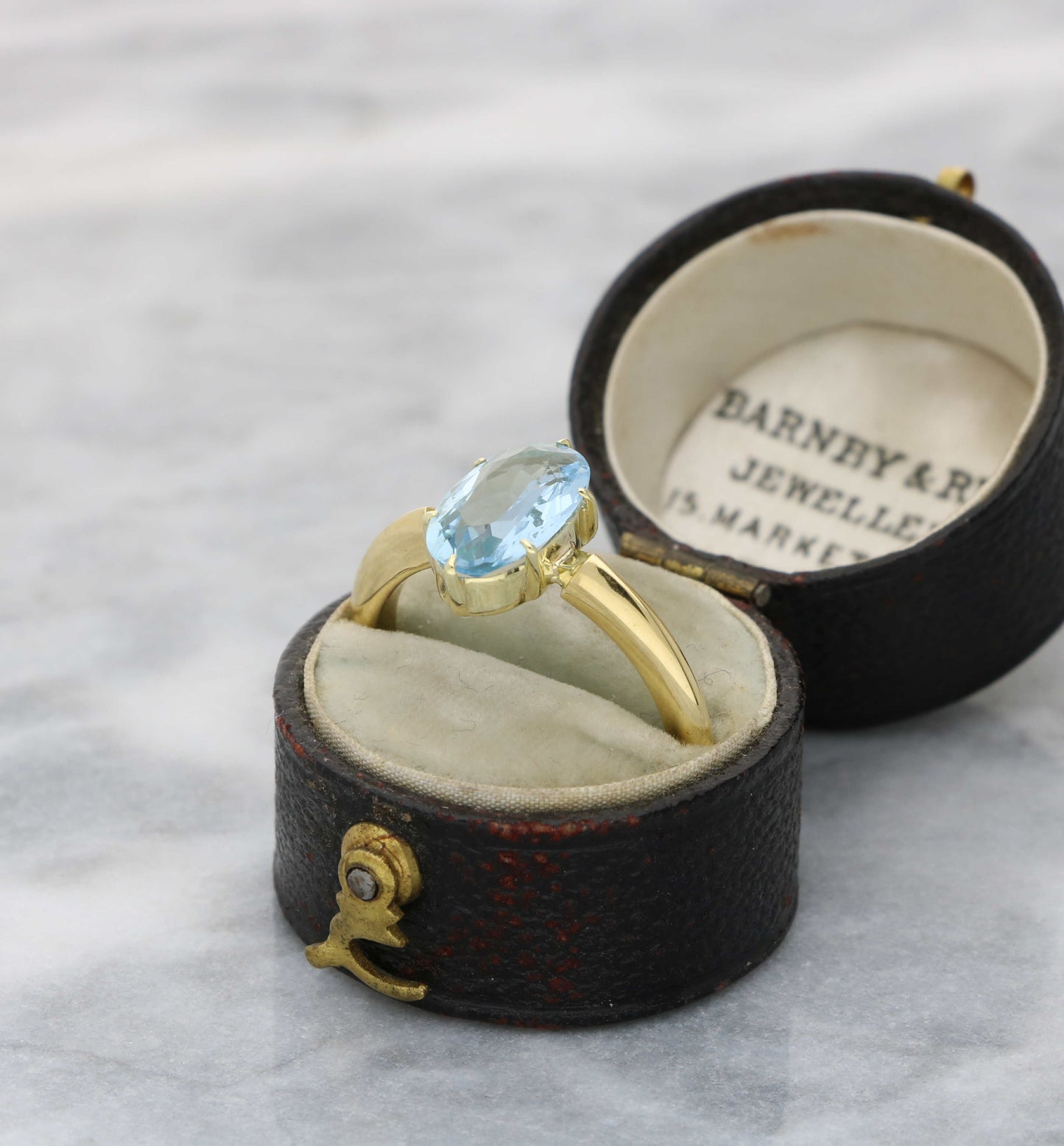 18ct 1.42ct aquamarine ring