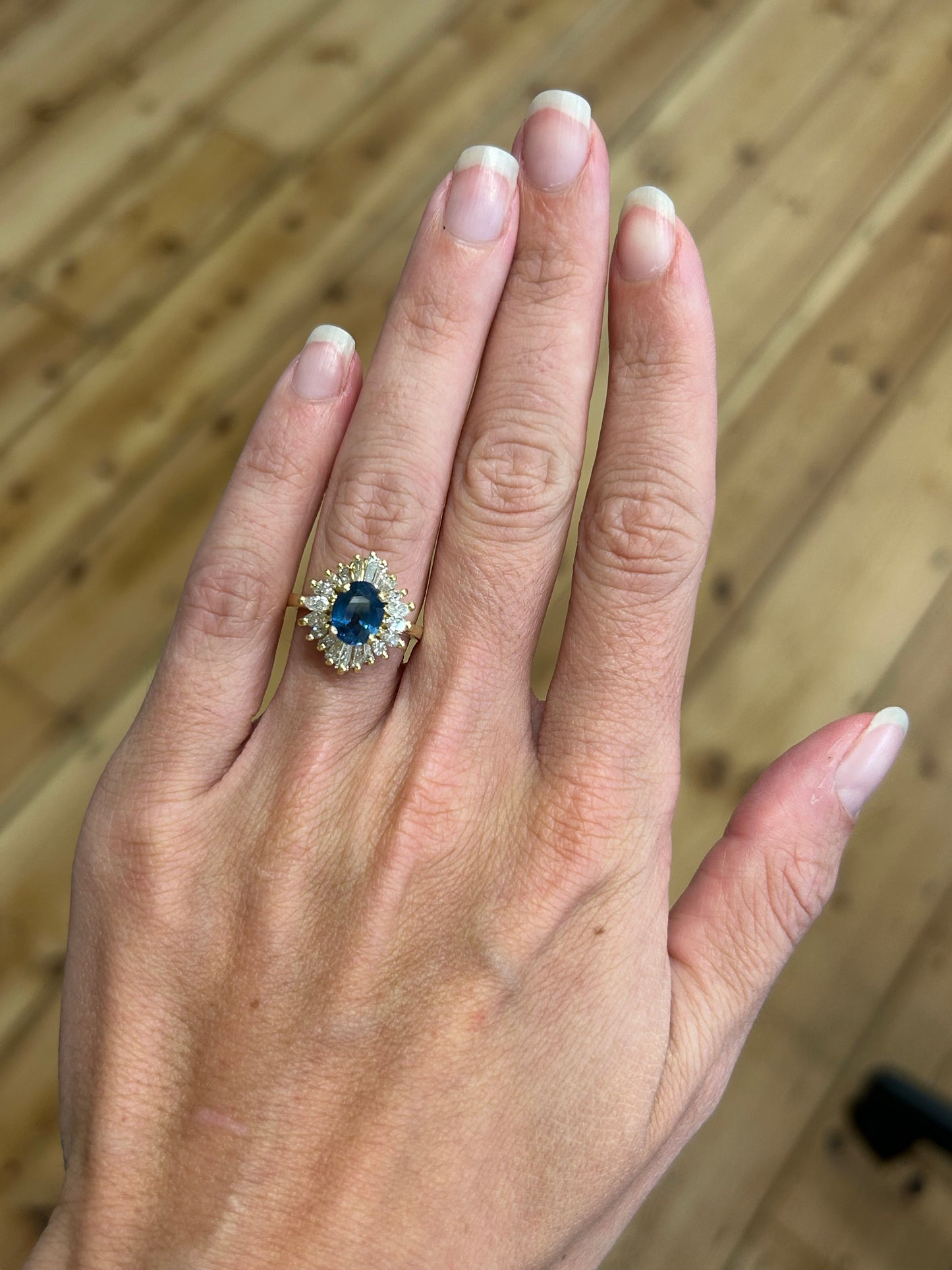 18ct sapphire and diamond cluster ring