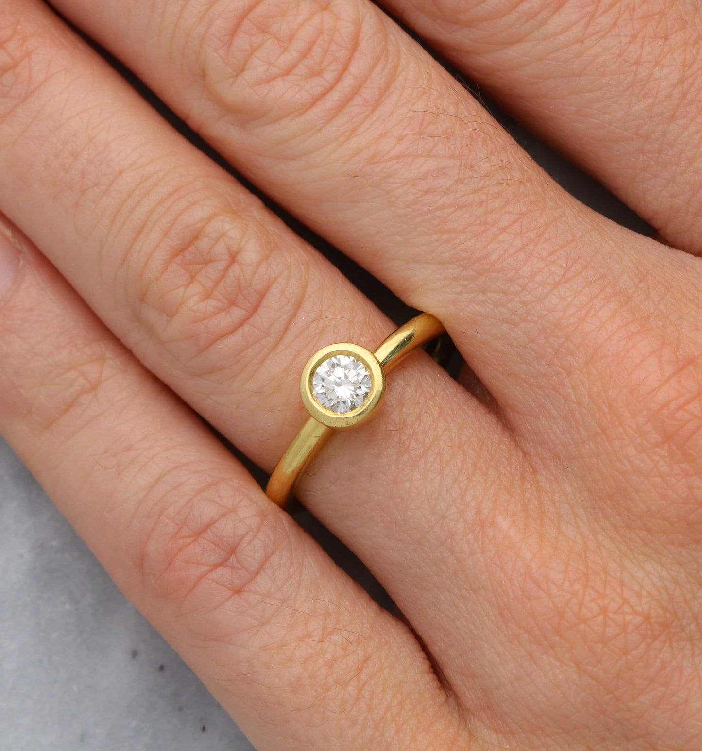 18ct diamond solitaire ring