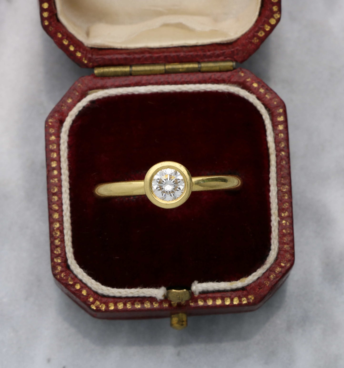 18ct diamond solitaire ring