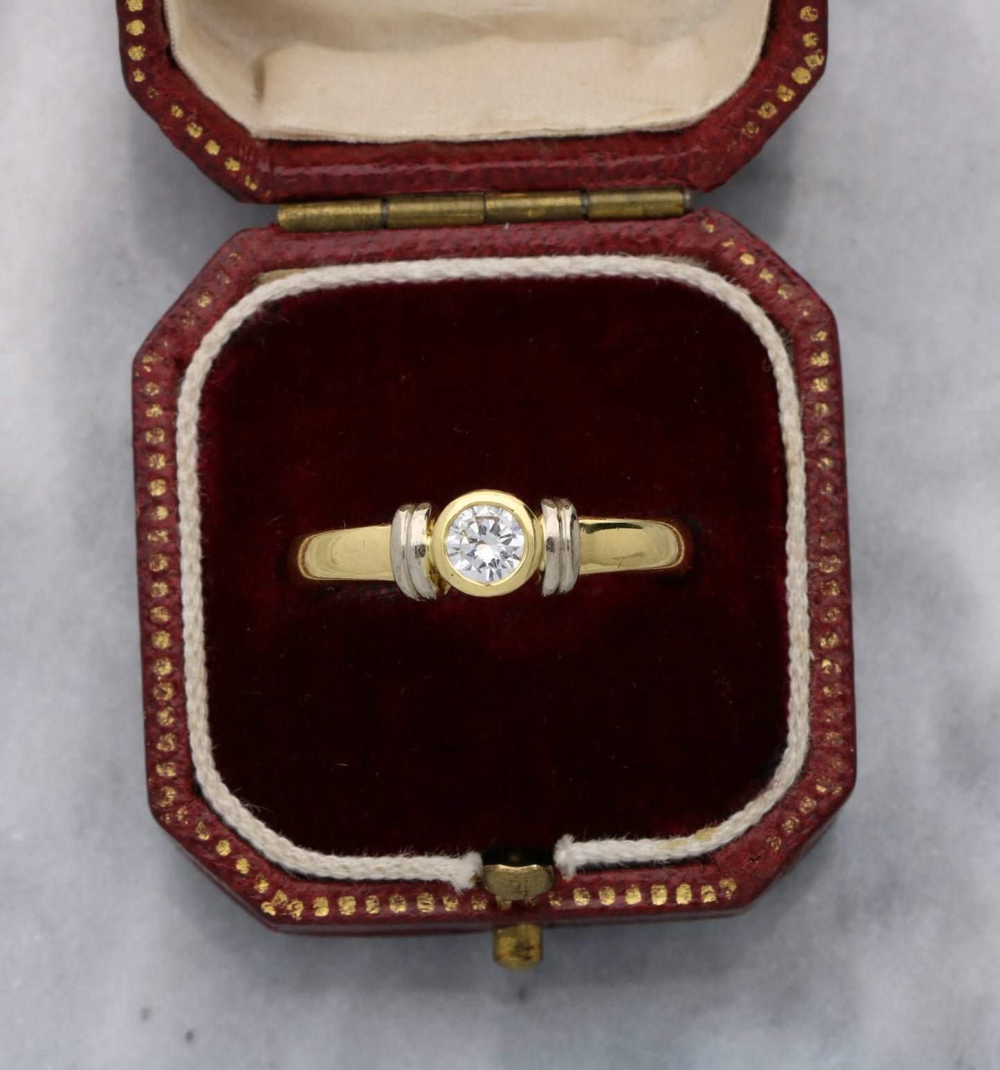 18ct diamond ring