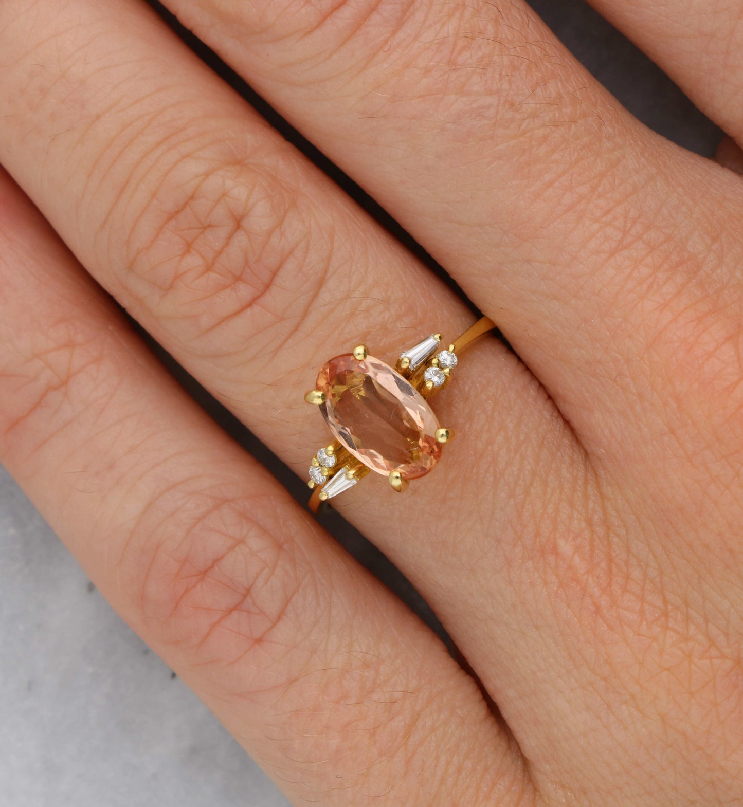 18ct topaz and diamond ring