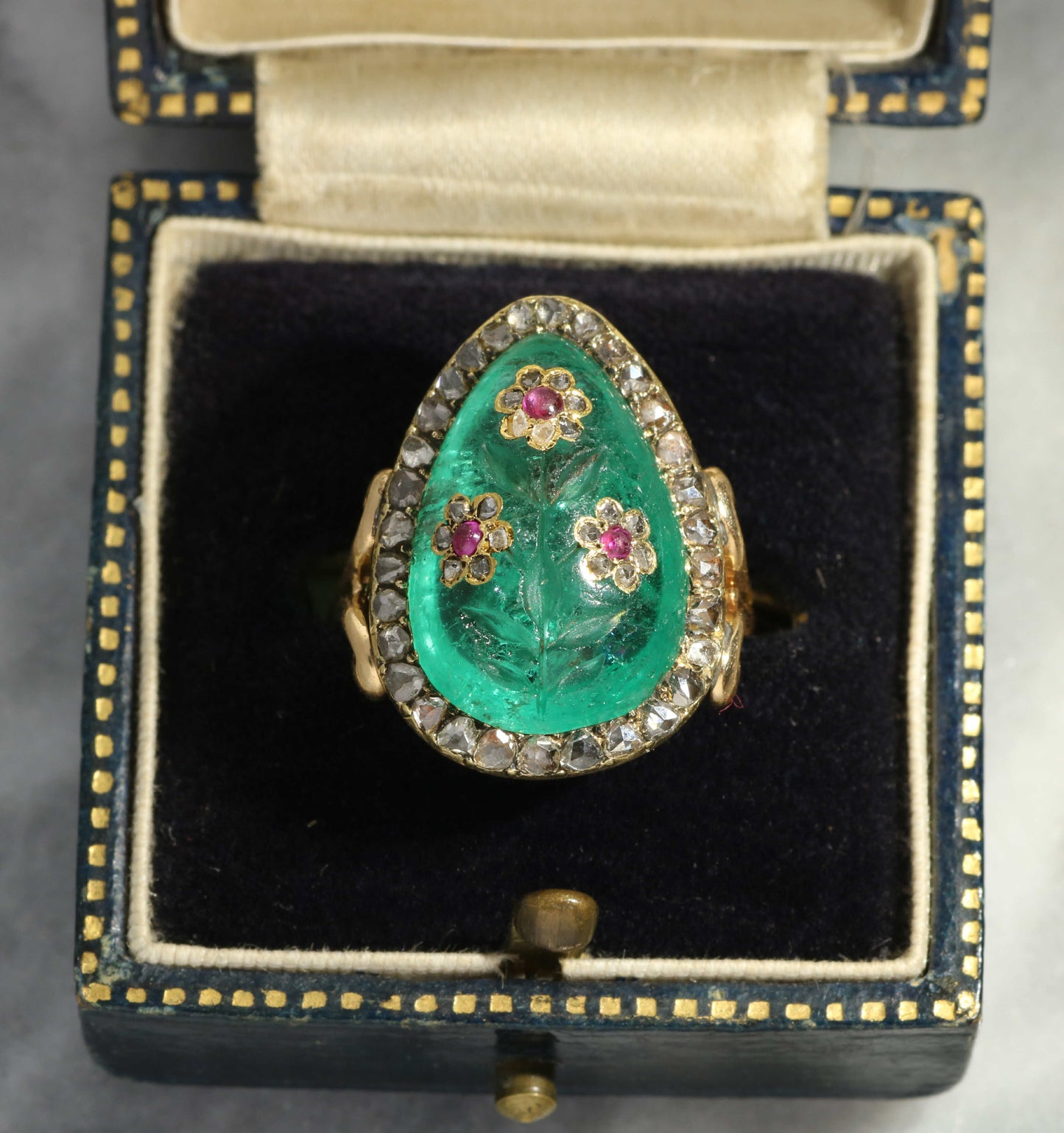 18ct cabochon emerald, ruby and rose cut diamond ring