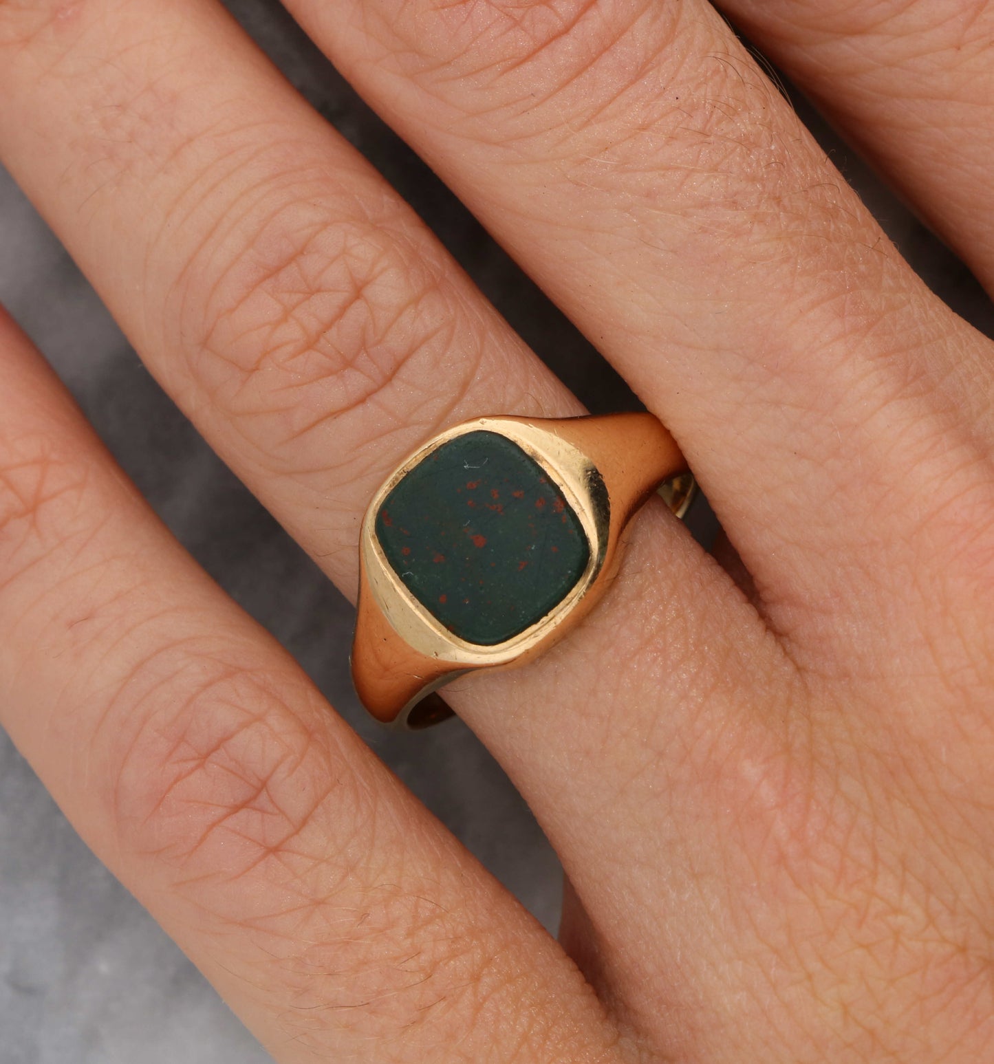 9ct bloodstone signet ring