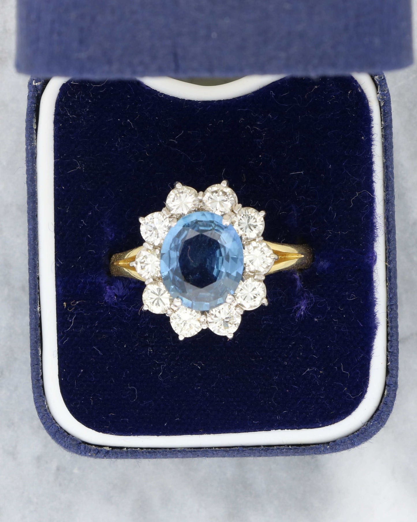 18ct sapphire and diamond cluster ring