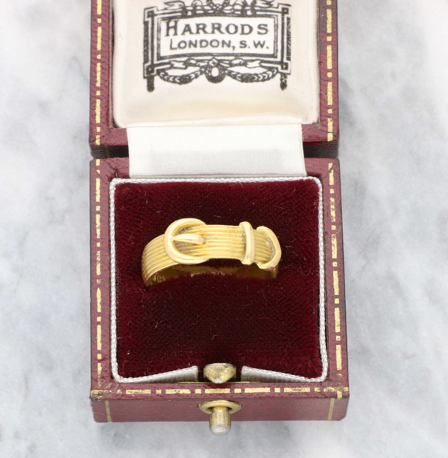 1886 18ct gold belt buckle band ring