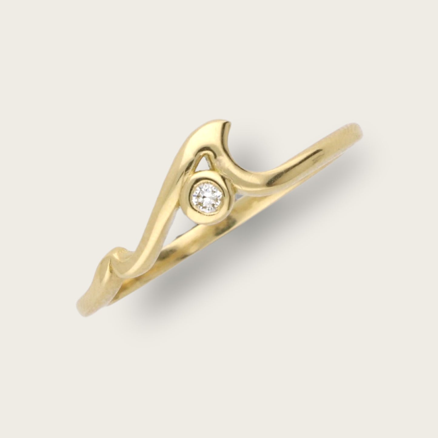 Diamond-set wave ring