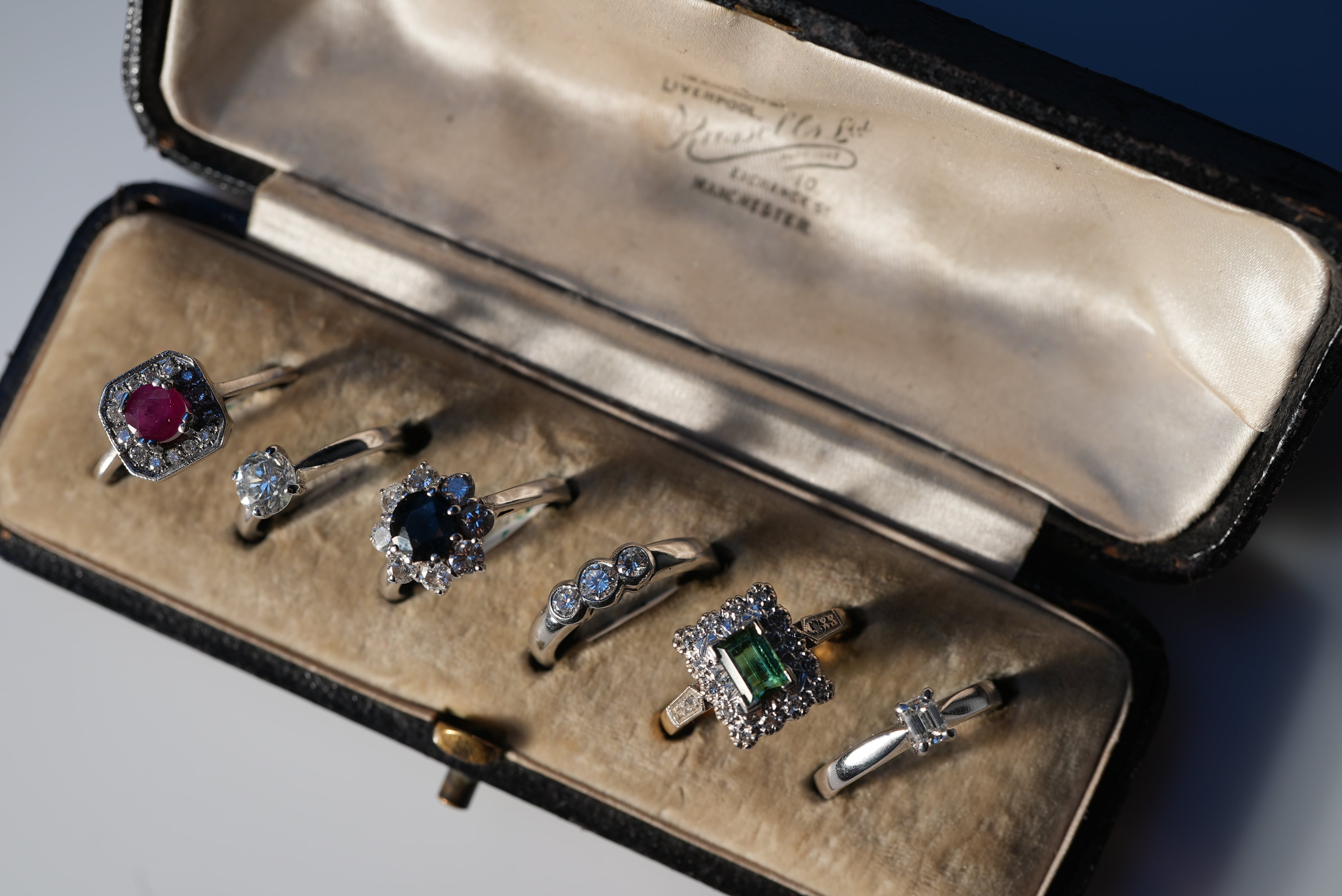 Tips for Buying Vintage Engagement Rings Online