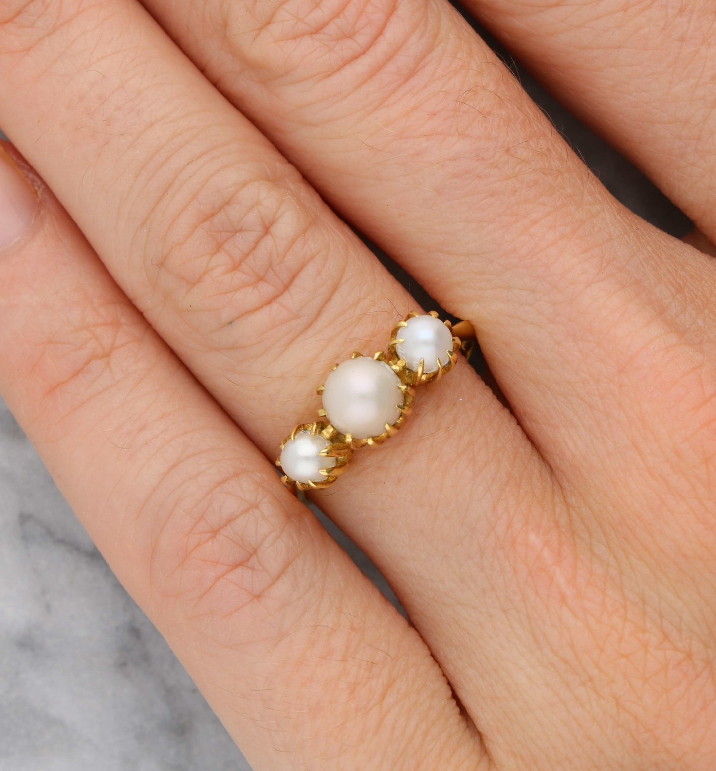 18ct pearl 3 stone ring