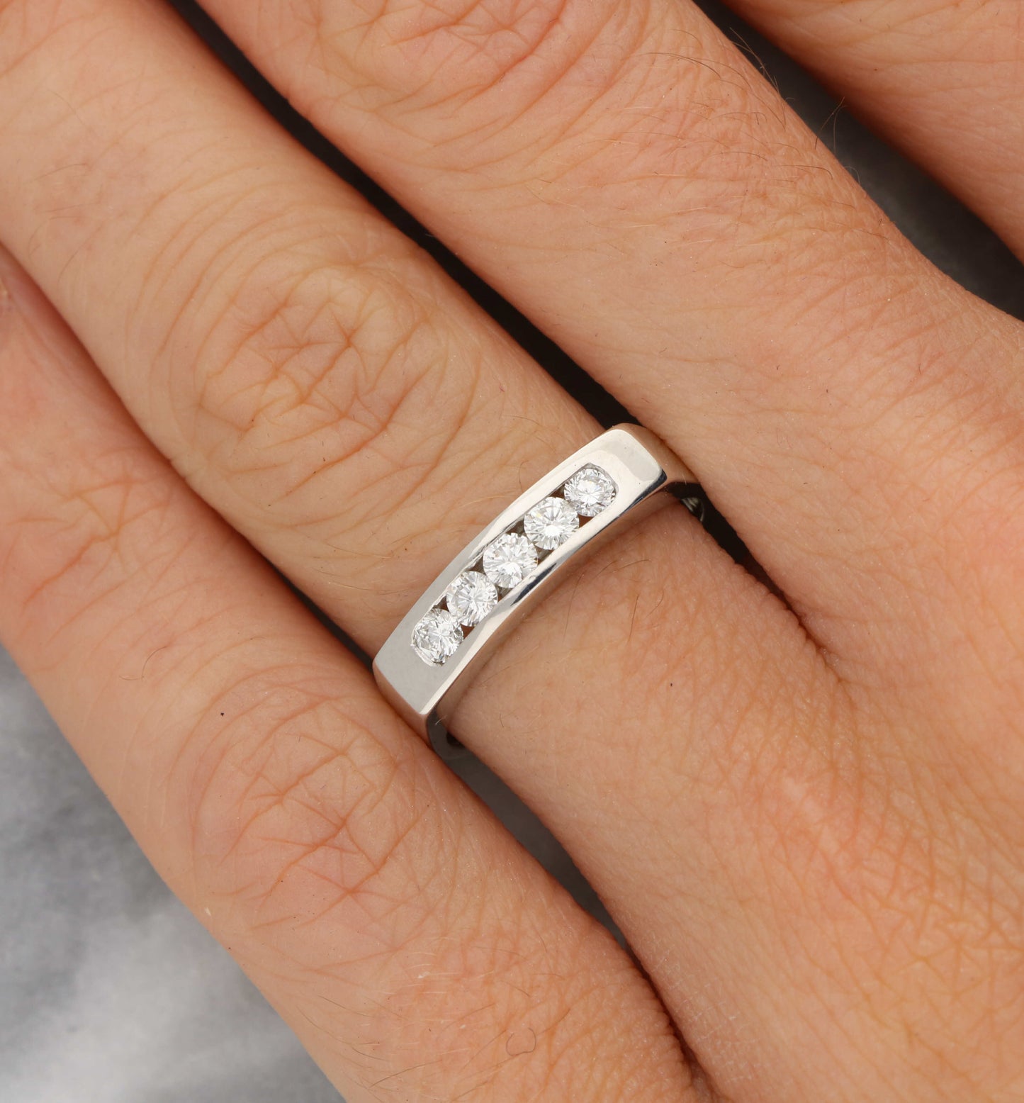 18ct diamond 5 stone ring
