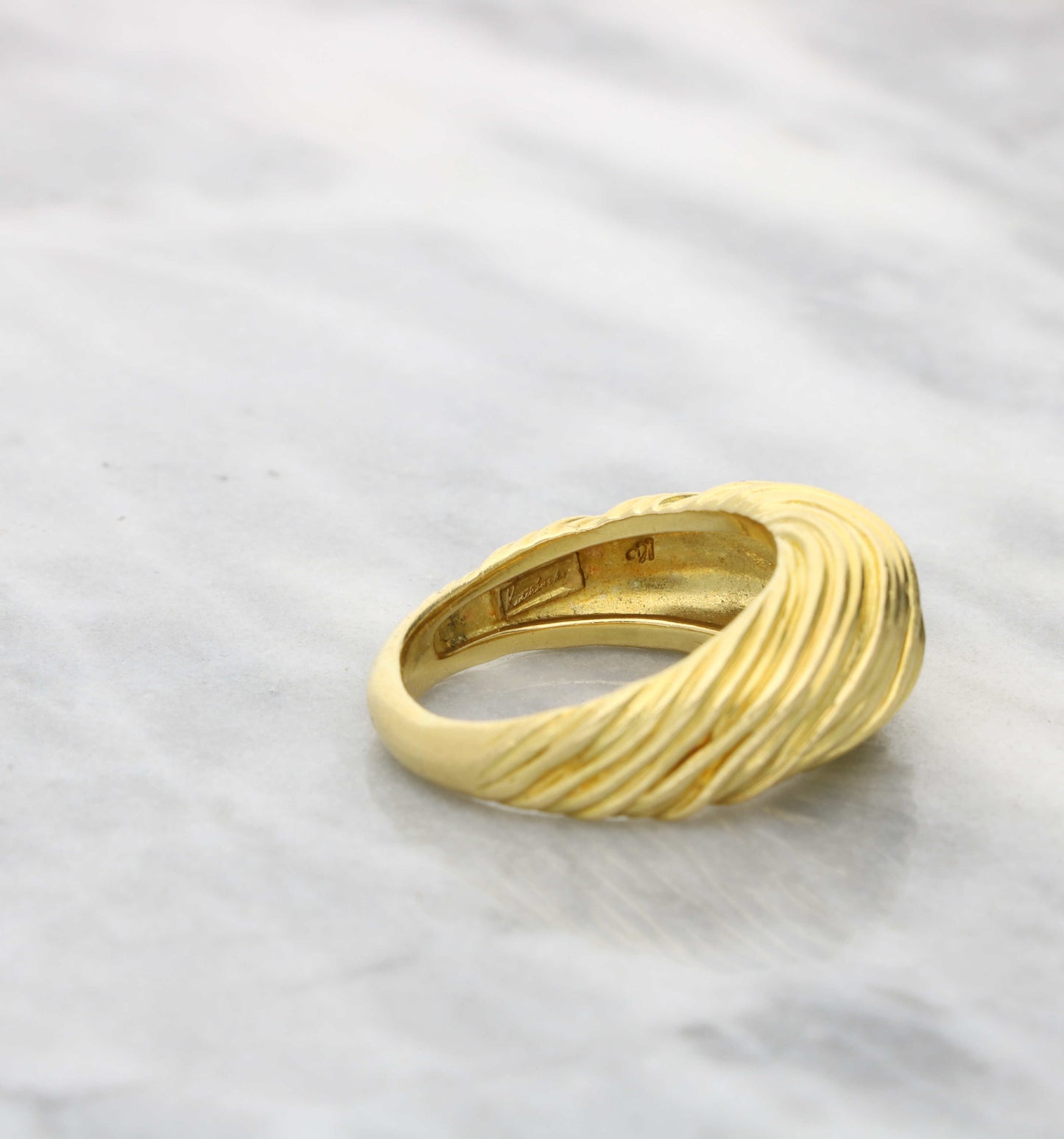 18ct Kutchinsky swirl ring