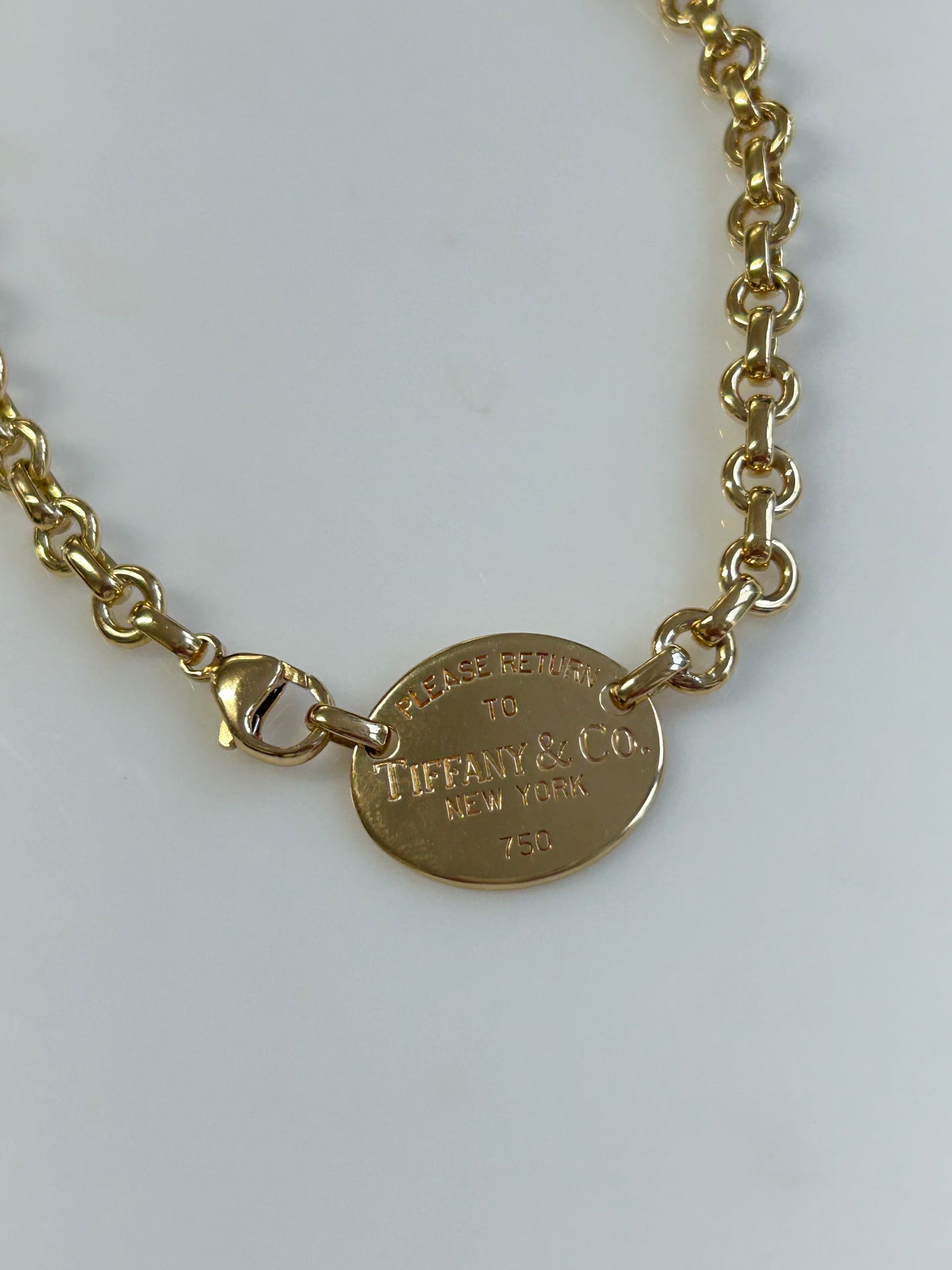 18ct Tiffany & Co necklace