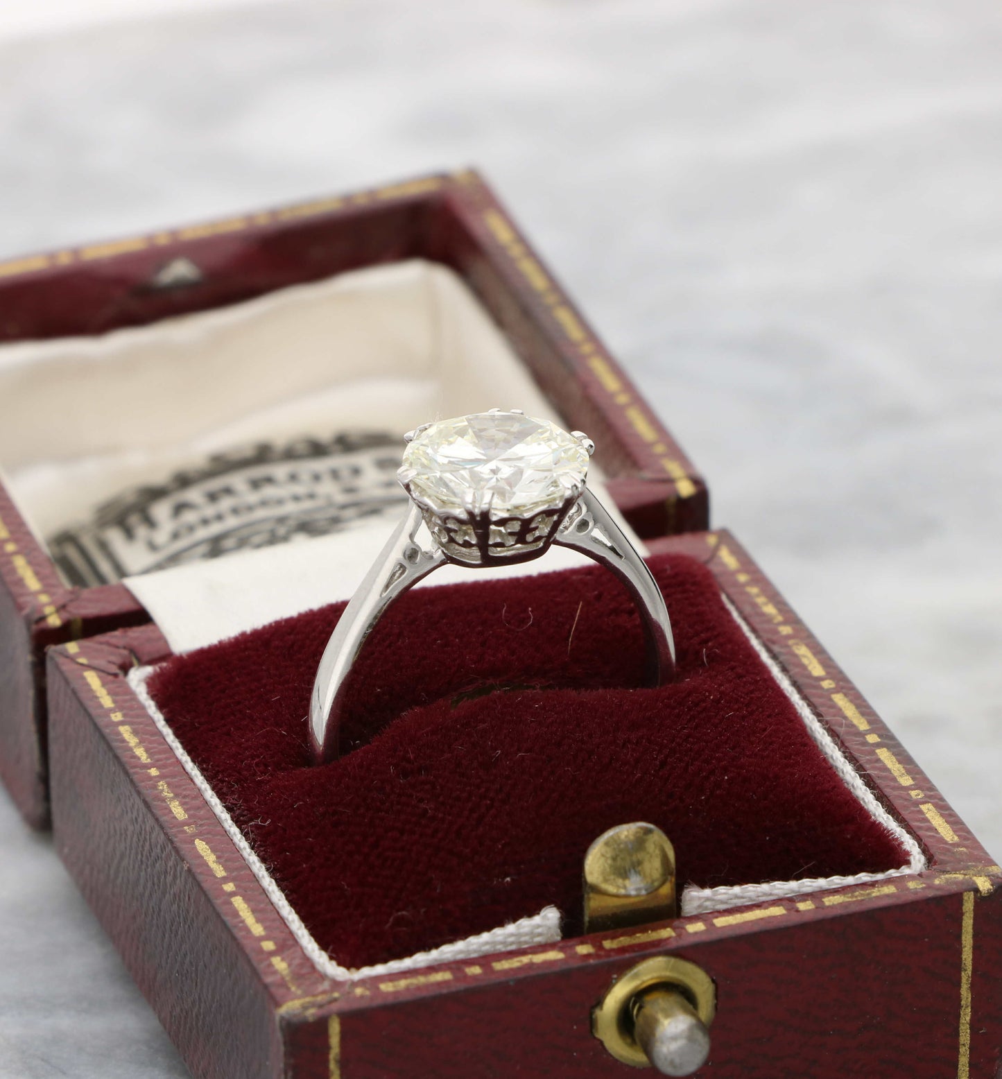 18ct 3.19ct diamond engagement ring