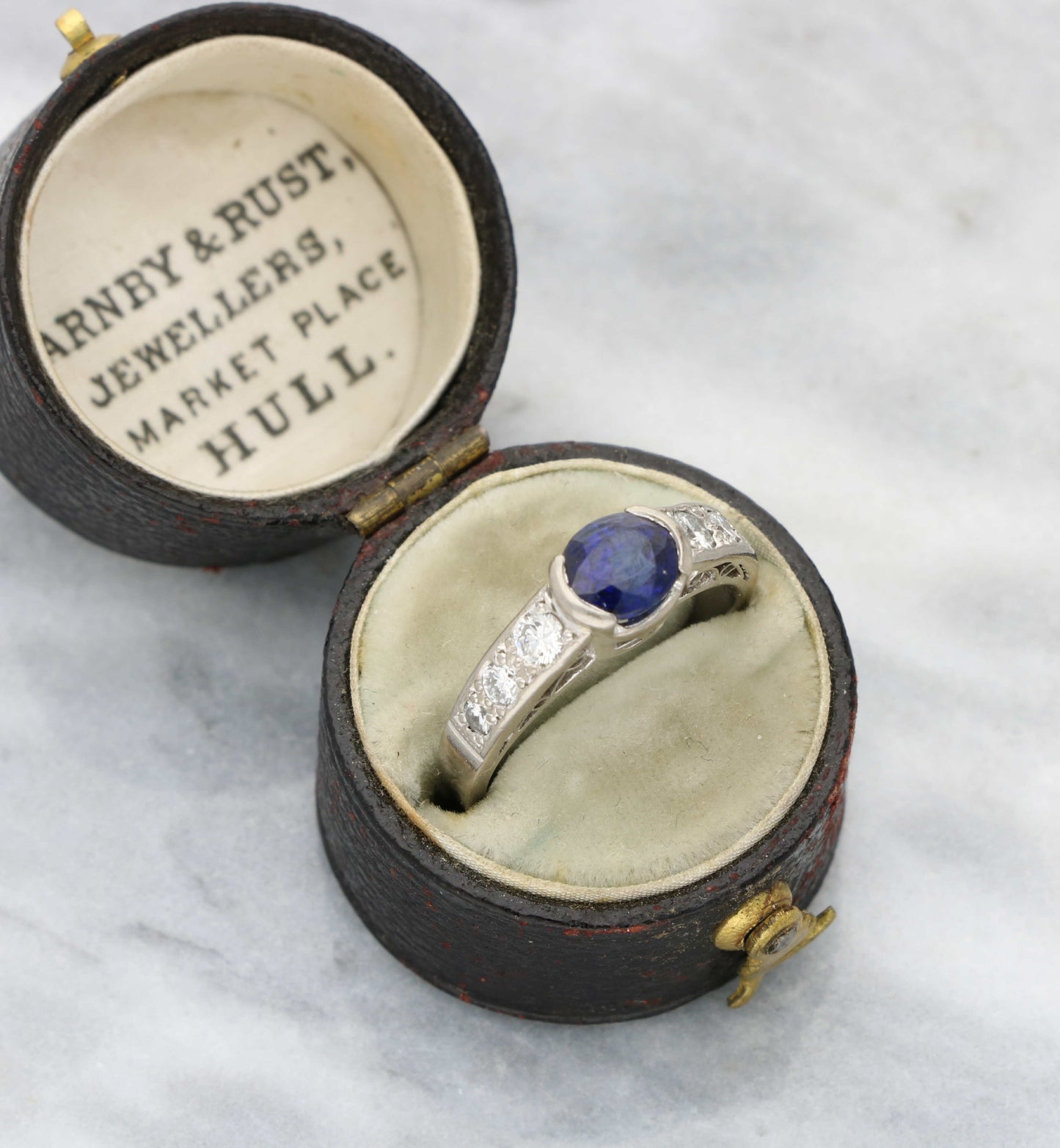 Vintage 18ct sapphire and diamond ring