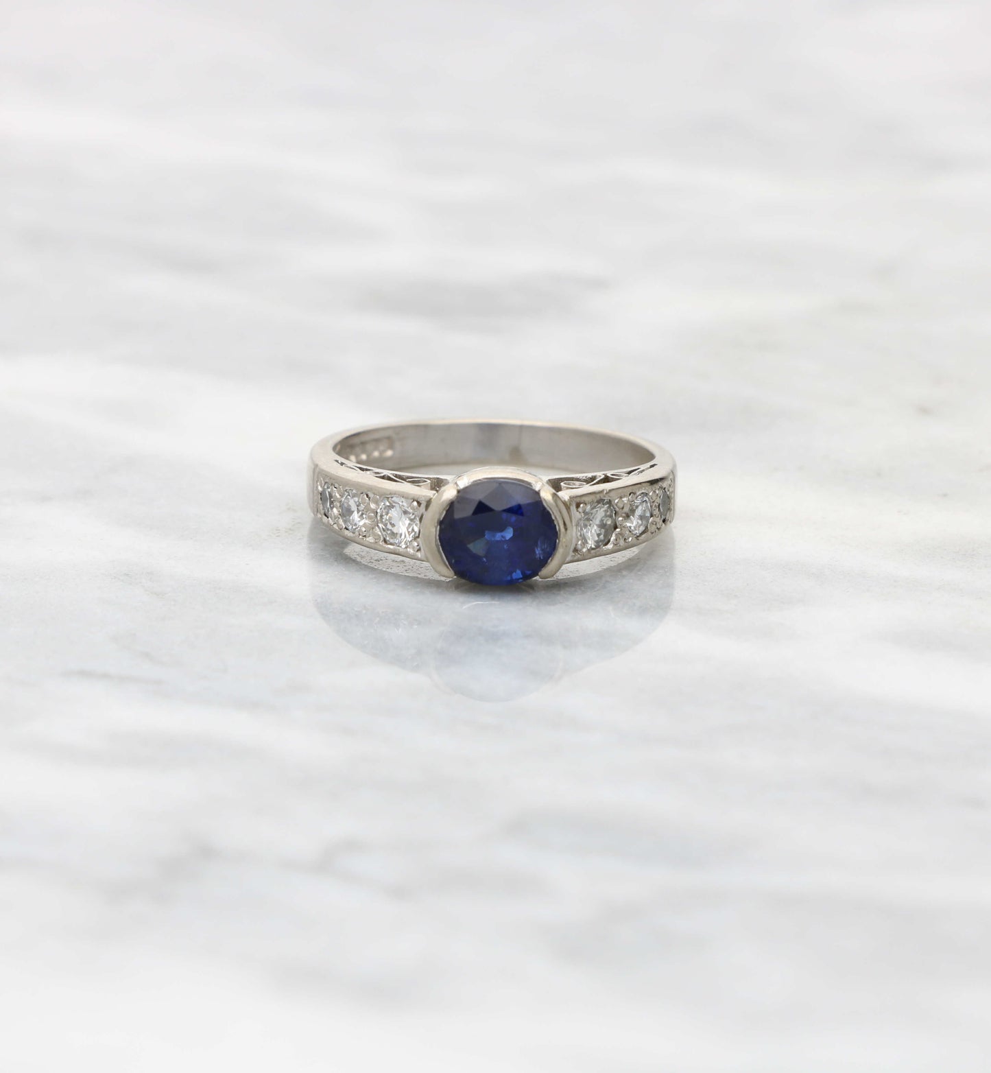 Vintage 18ct sapphire and diamond ring