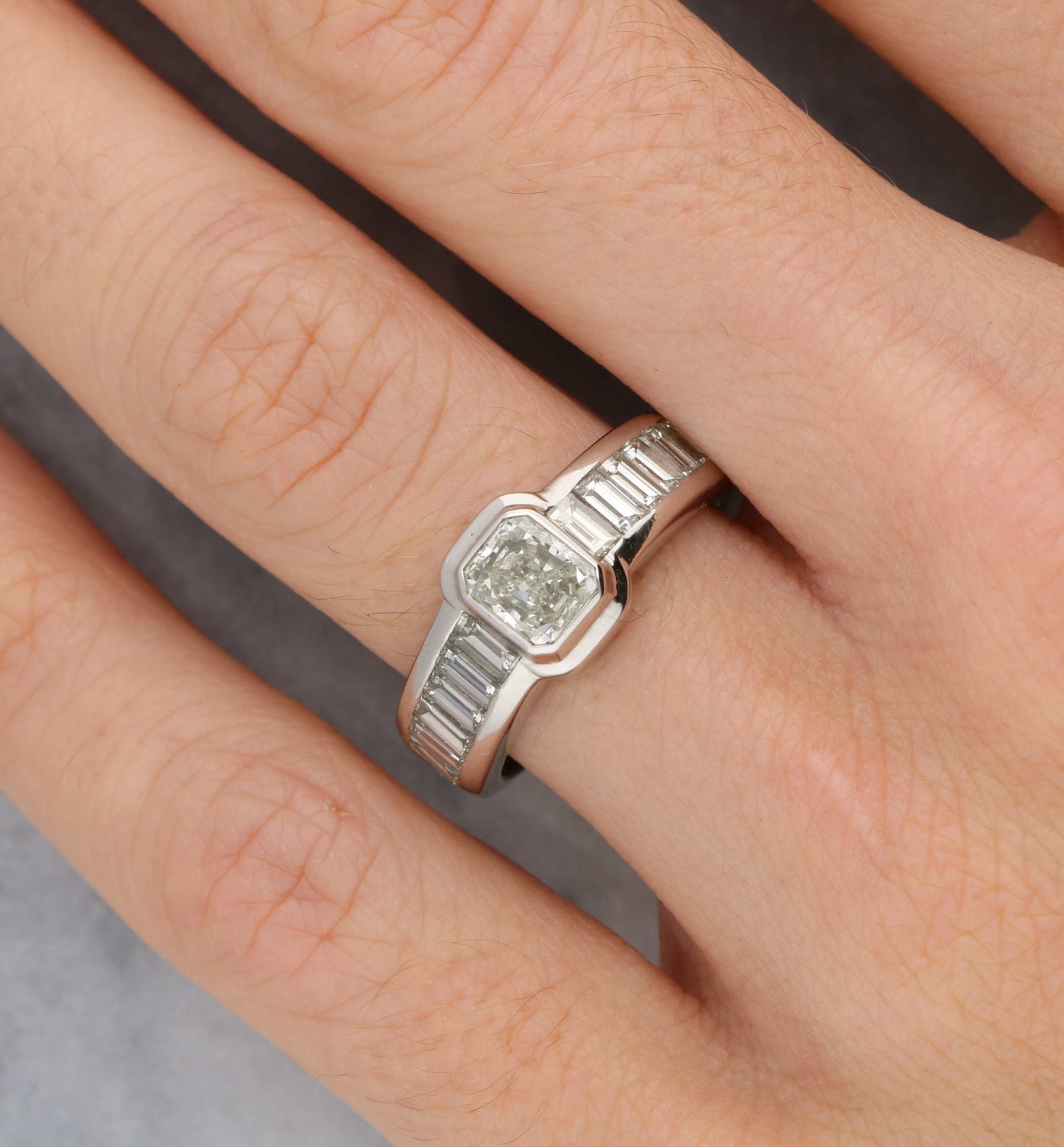 18ct 1.04ct radiant-cut diamond engagement ring