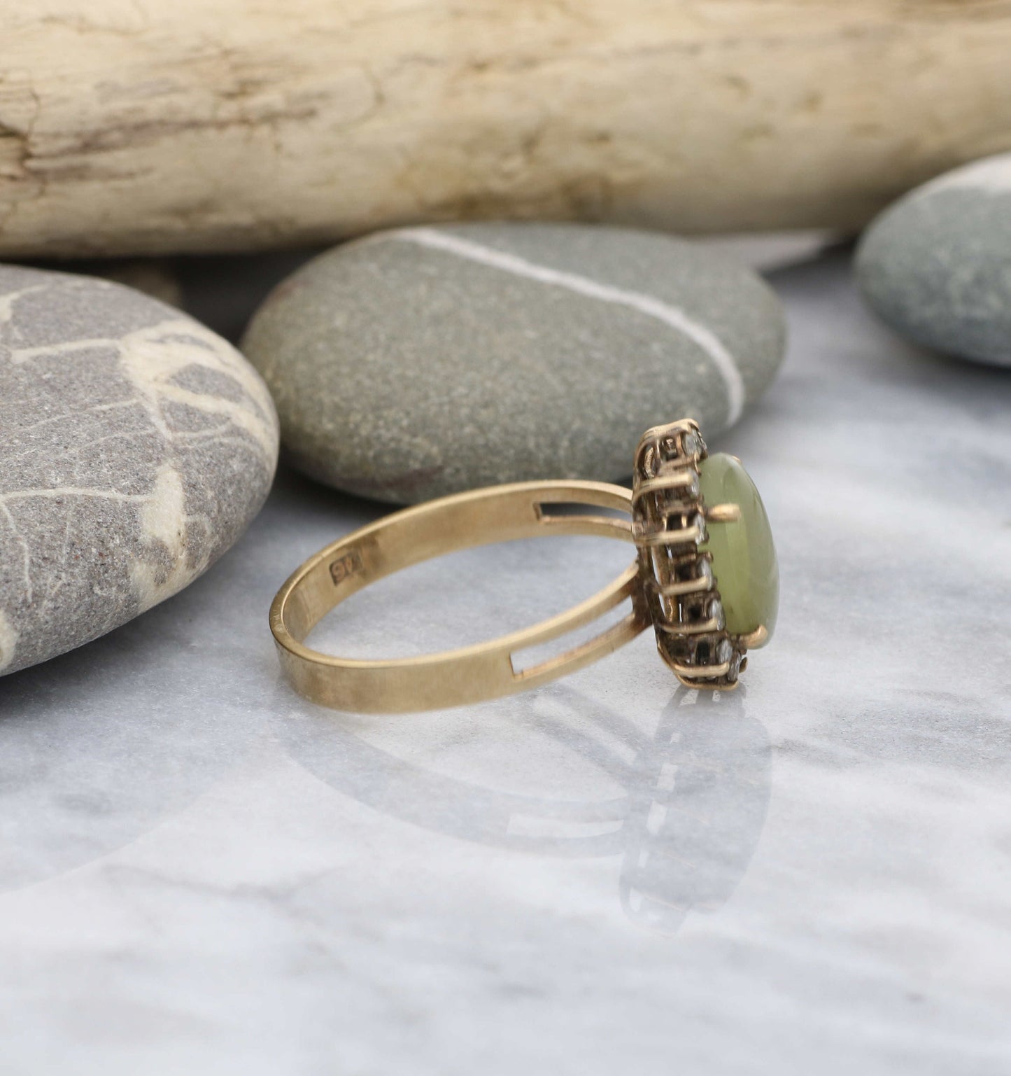 9ct chrysoberyl cats-eye diamond cluster ring