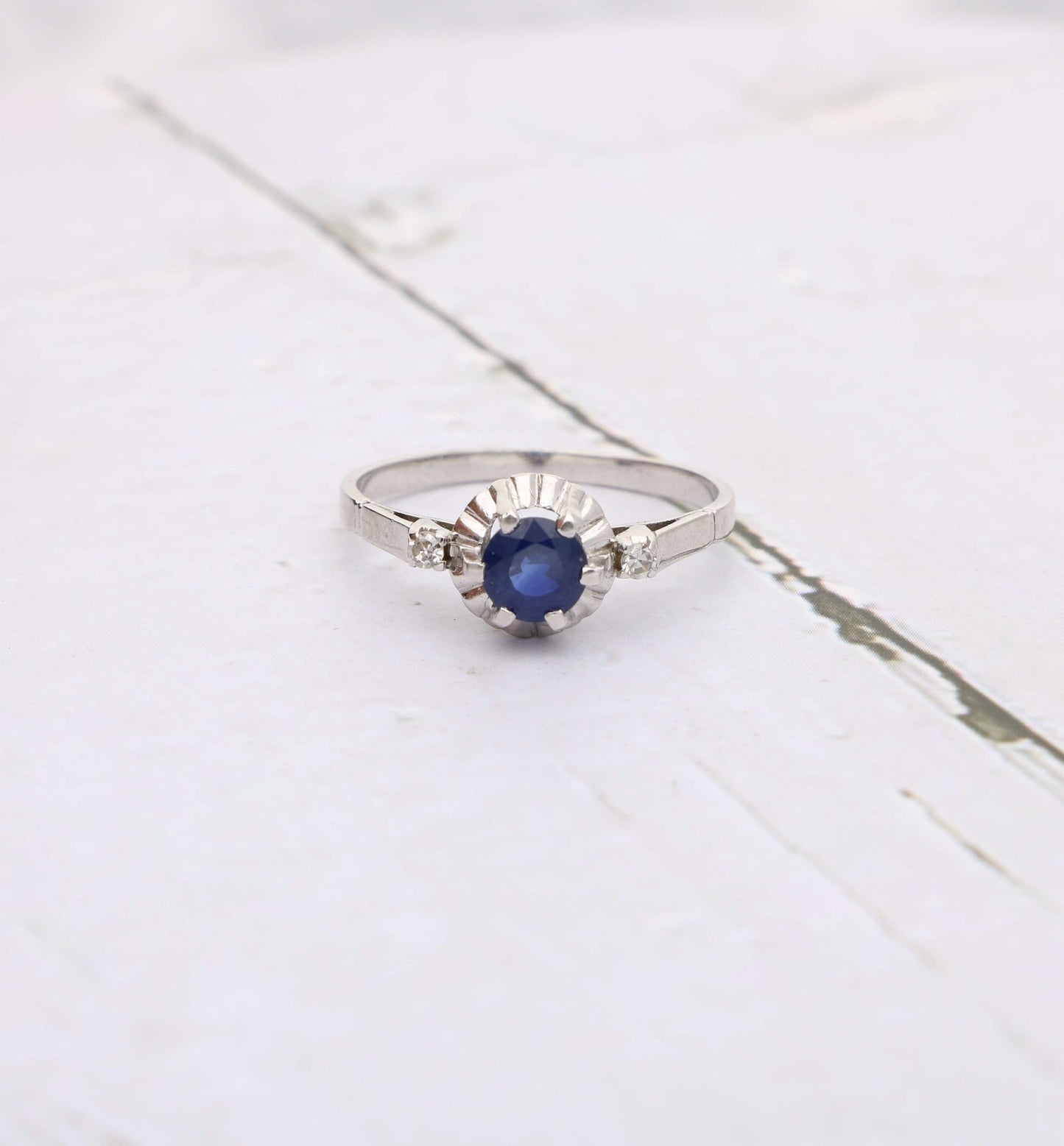 Unique sapphire solitaire ring
