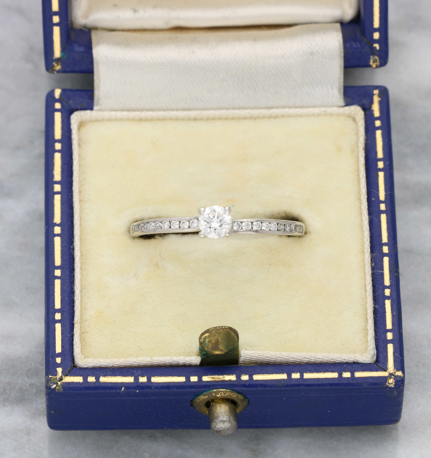 18ct diamond engagement ring