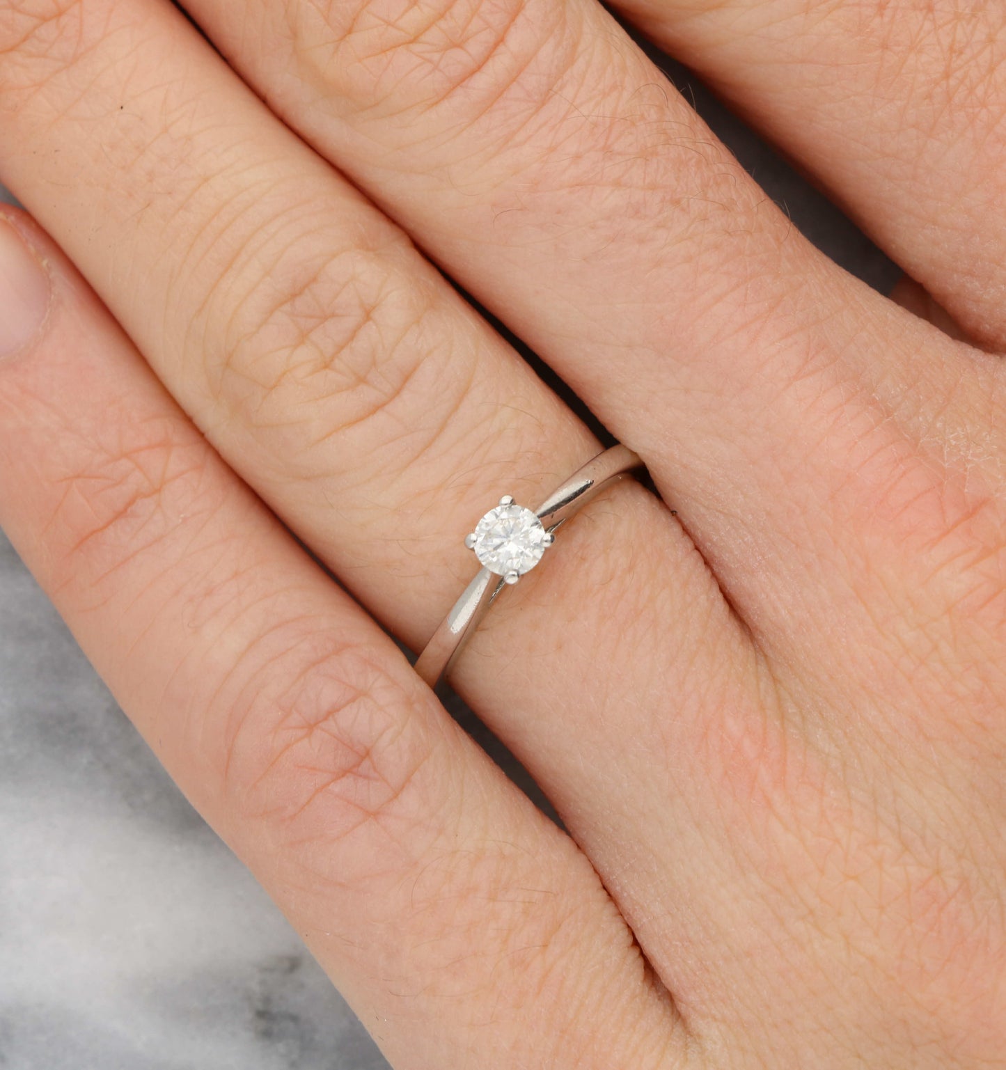 18ct 4-claw diamond solitaire engagement ring