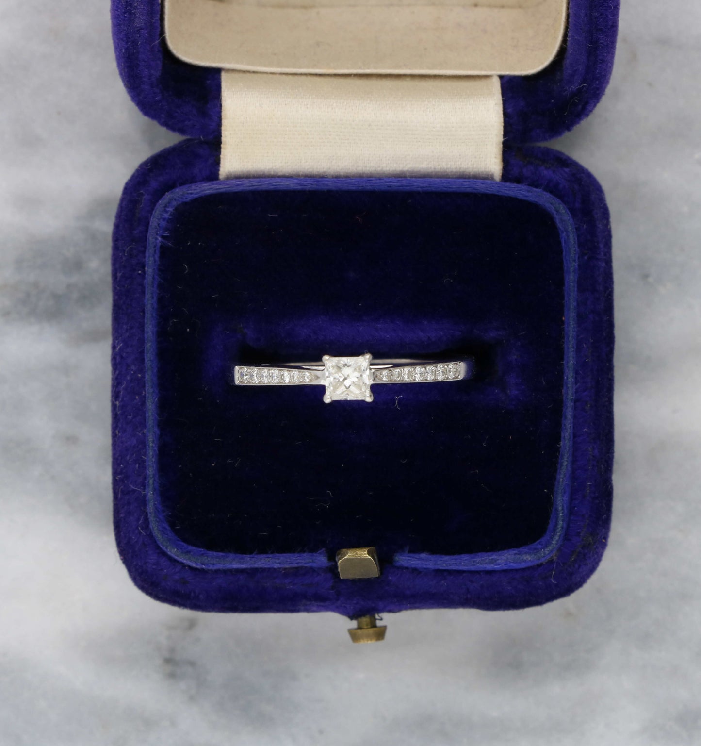 18ct princess-cut diamond engagement ring